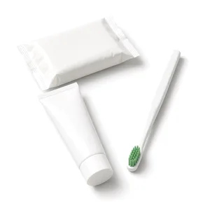 Higiene: toallitas compactas (12) y kit dental de viaje